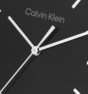 Detalhe do mostrador do relógio Calvin Klein Modern Mesh 25200050