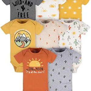 Oito bodies Gerber de manga curta com estampas de natureza em tons terrosos