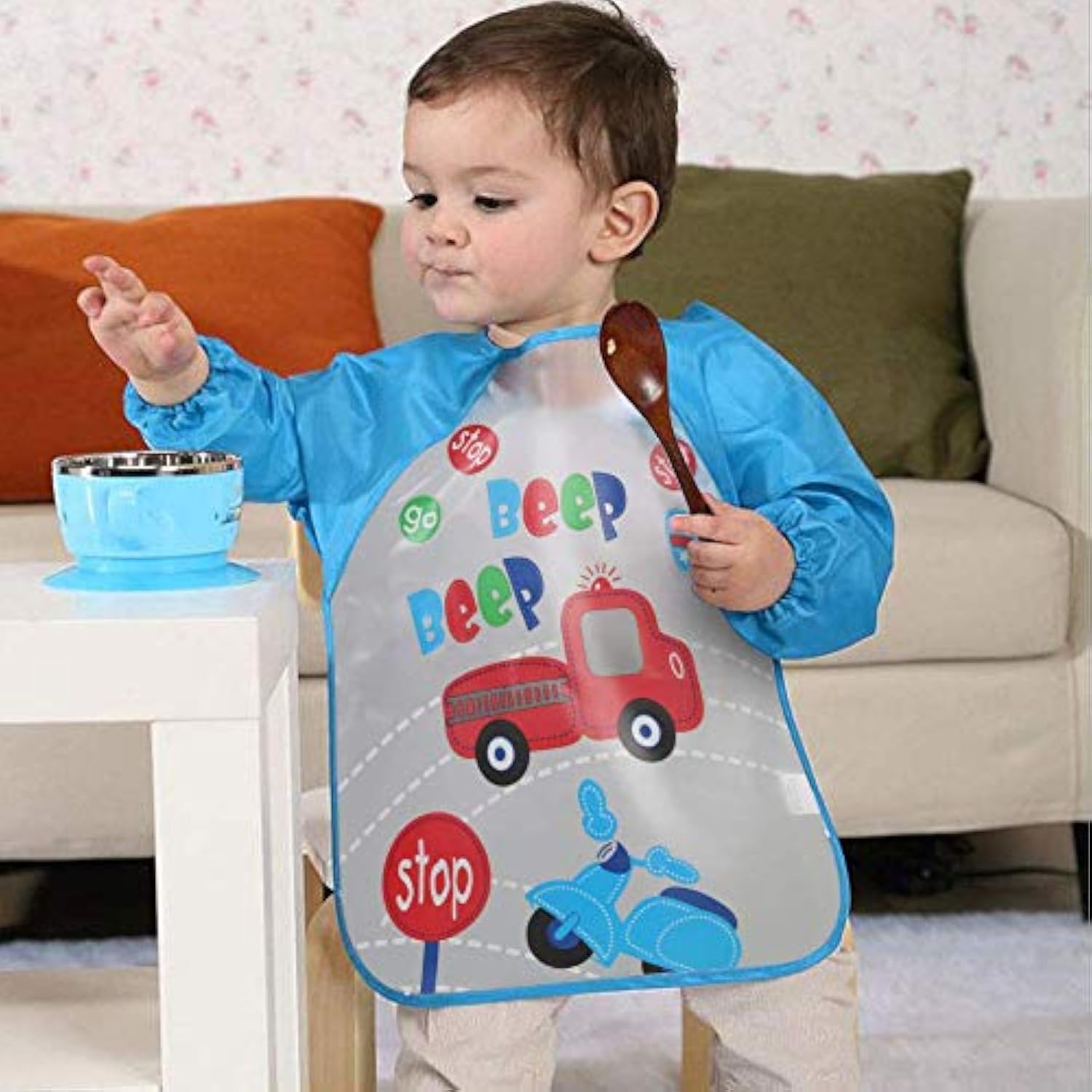 Babetes Impermeáveis Vicloon – Pack de 4 com Mangas Compridas para Bebé Bebé a comer com babete impermeável Vicloon de mangas compridas com estampa de veículos